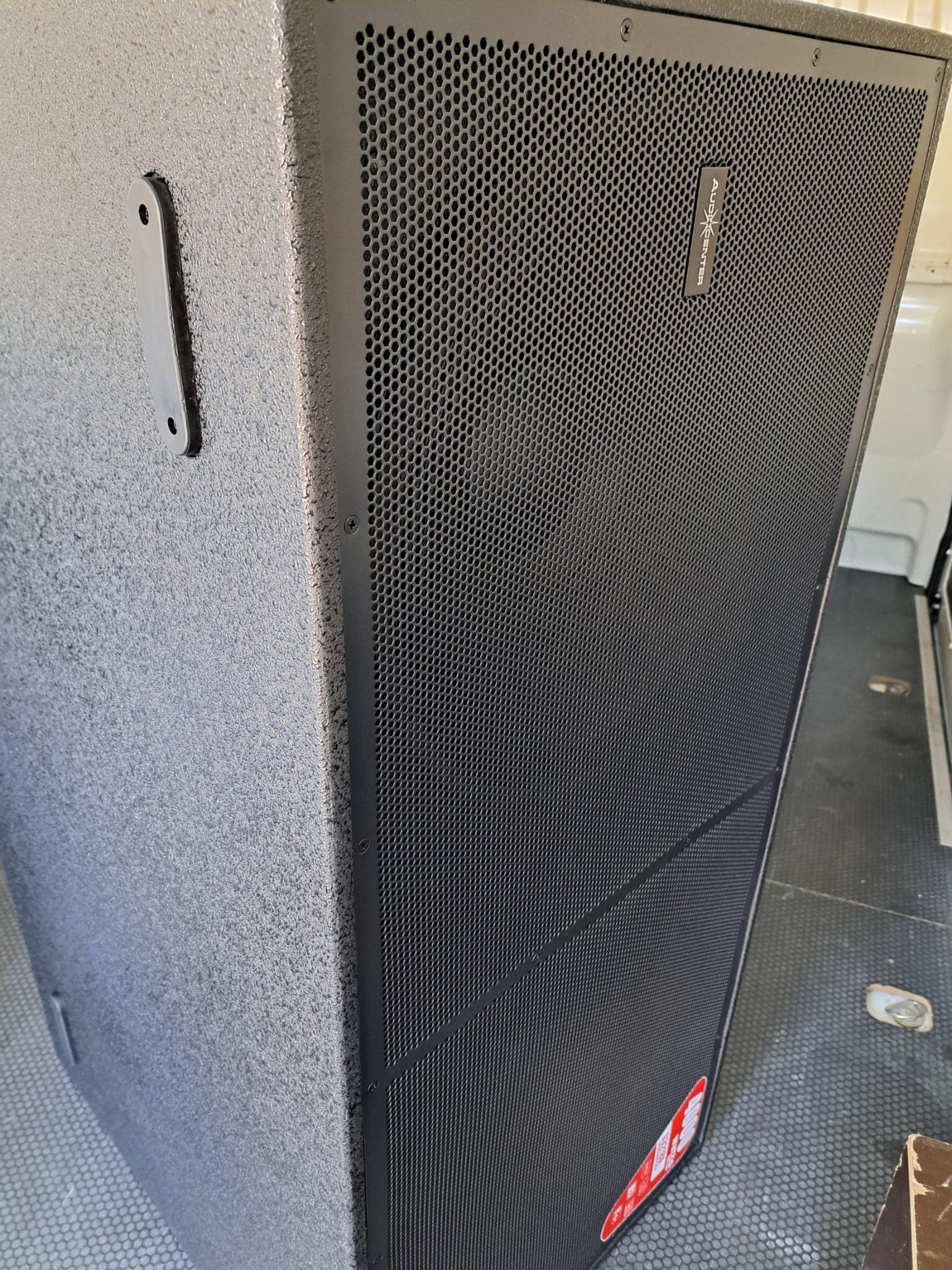 Altavoces 2X18" Autoamplificados de Audio center 2000W Rms por unidad EX DEMO