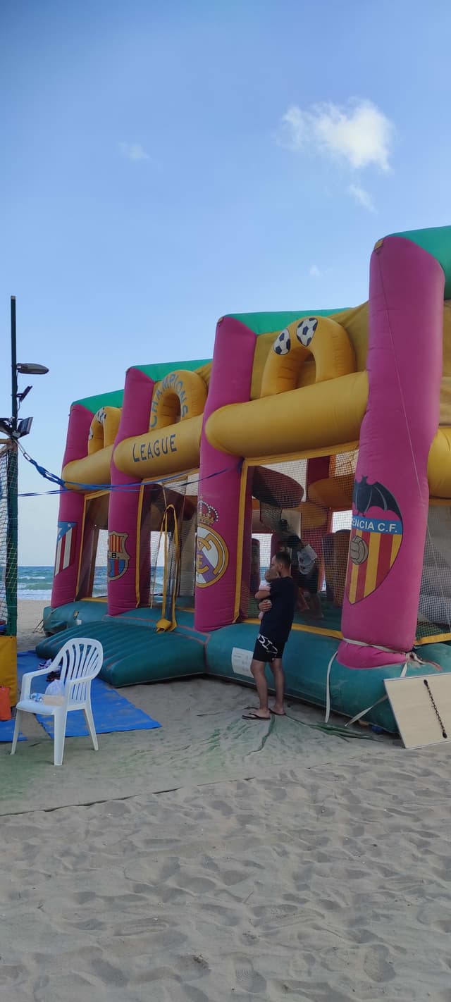 TRASPASO FERIA EN PLAYA DE CUNIT