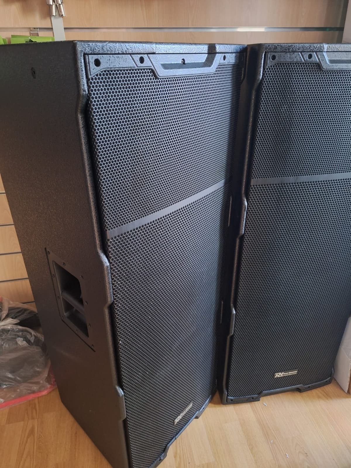 Altavoces 2x15 600W Rms con materiales de promera calidad - 1