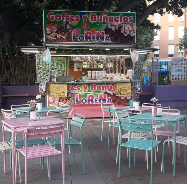 Remolque de gofres y buñuelos. sin ruta.