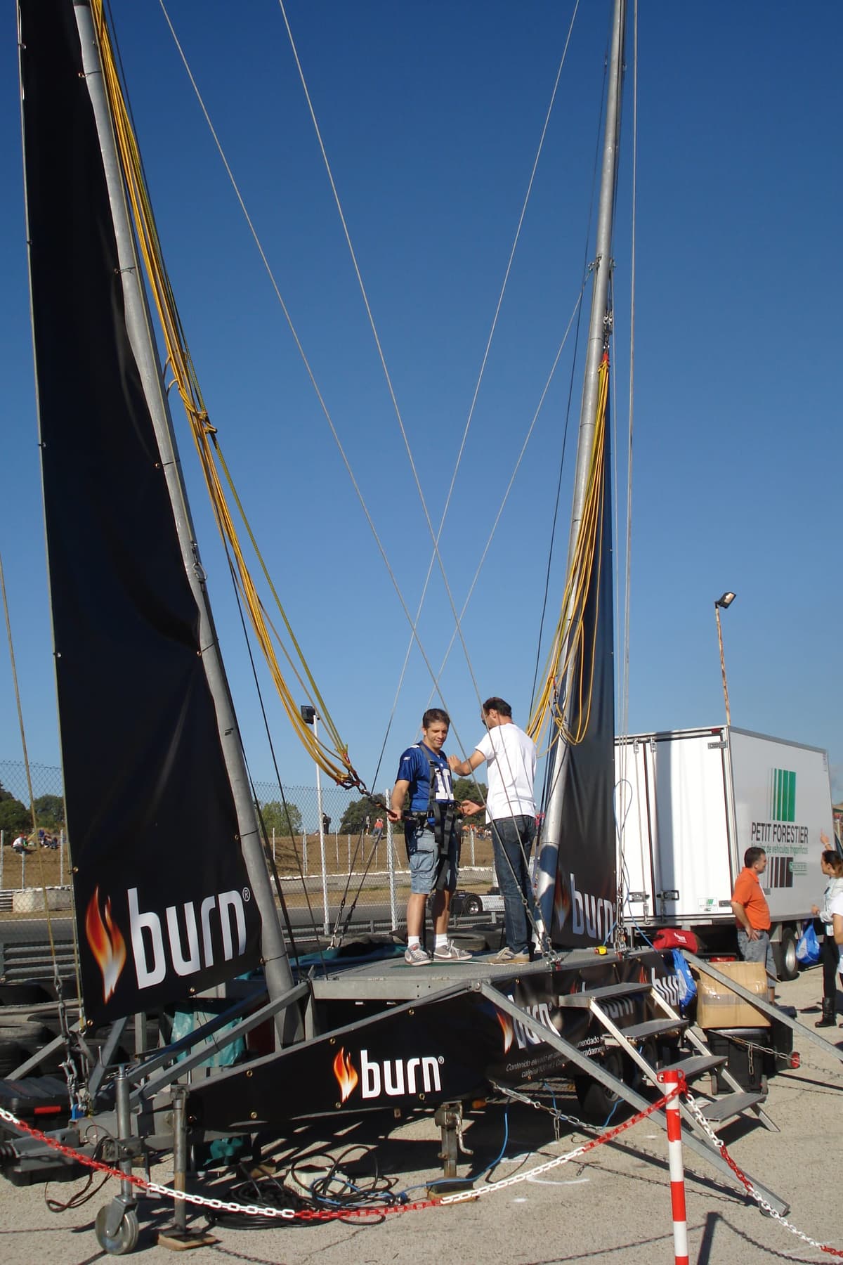 Venta de Lanzadera Humana & Tirachinas Humano - 1